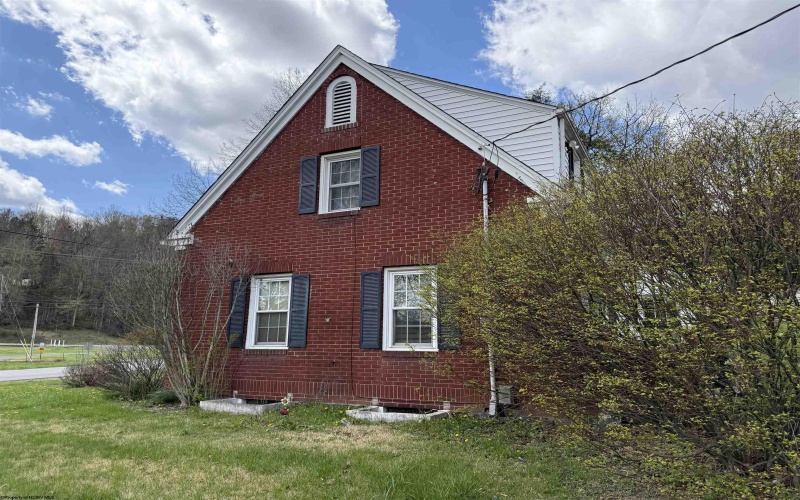 114 Pike Street, Grafton, West Virginia 26354, 2 Bedrooms Bedrooms, 5 Rooms Rooms,1 BathroomBathrooms,Single Family Detached,For Sale,Pike,10159229