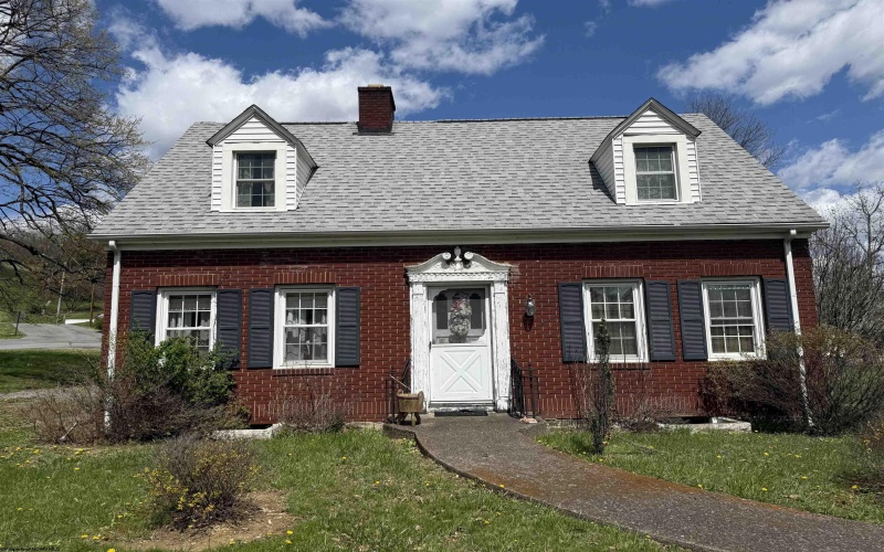 114 Pike Street, Grafton, West Virginia 26354, 2 Bedrooms Bedrooms, 5 Rooms Rooms,1 BathroomBathrooms,Single Family Detached,For Sale,Pike,10159229