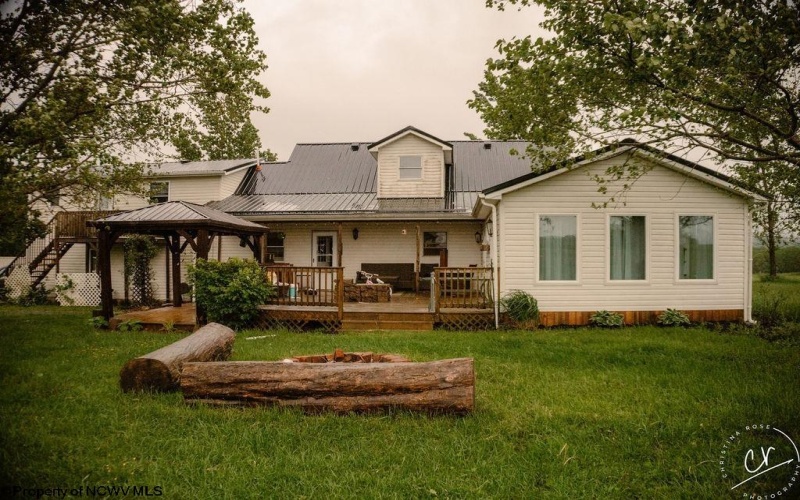 1075 cuzzart mountain dale Road, Bruceton Mills, West Virginia 26525-9792, 4 Bedrooms Bedrooms, 11 Rooms Rooms,3 BathroomsBathrooms,Single Family Detached,For Sale,cuzzart mountain dale,10159227
