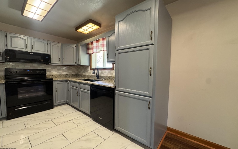143 Sunday Drive, Fairmont, West Virginia 26554, 4 Bedrooms Bedrooms, 6 Rooms Rooms,2 BathroomsBathrooms,Single Family Detached,For Sale,Sunday,10159235