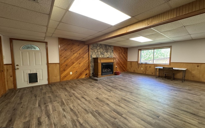 143 Sunday Drive, Fairmont, West Virginia 26554, 4 Bedrooms Bedrooms, 6 Rooms Rooms,2 BathroomsBathrooms,Single Family Detached,For Sale,Sunday,10159235