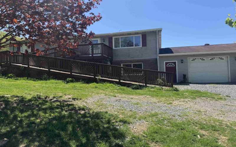 143 Sunday Drive, Fairmont, West Virginia 26554, 4 Bedrooms Bedrooms, 6 Rooms Rooms,2 BathroomsBathrooms,Single Family Detached,For Sale,Sunday,10159235