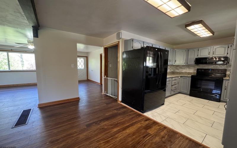 143 Sunday Drive, Fairmont, West Virginia 26554, 4 Bedrooms Bedrooms, 6 Rooms Rooms,2 BathroomsBathrooms,Single Family Detached,For Sale,Sunday,10159235