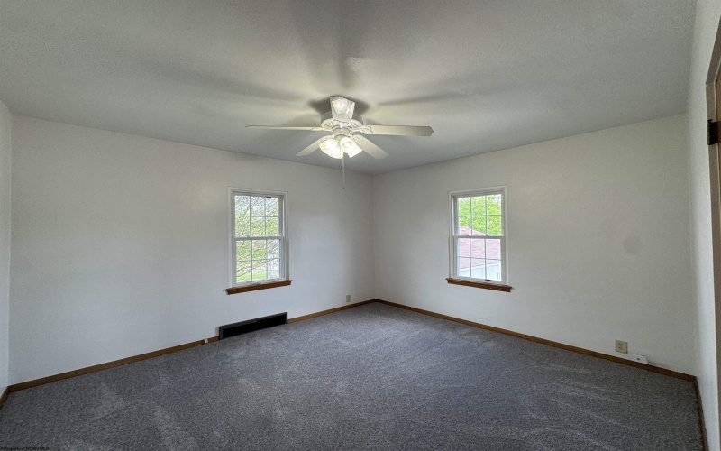 1100 17th Street, Clarksburg, West Virginia 26301, 3 Bedrooms Bedrooms, 5 Rooms Rooms,1 BathroomBathrooms,Single Family Detached,For Sale,17th,10159234
