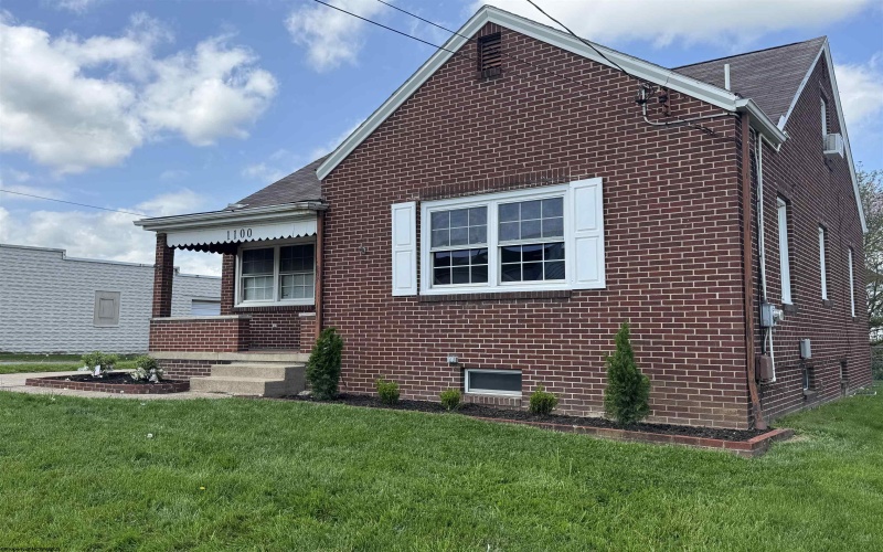 1100 17th Street, Clarksburg, West Virginia 26301, 3 Bedrooms Bedrooms, 5 Rooms Rooms,1 BathroomBathrooms,Single Family Detached,For Sale,17th,10159234