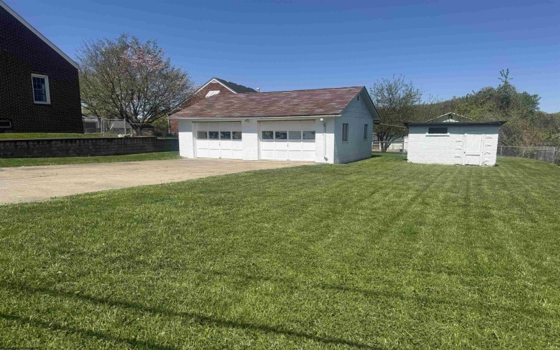 1100 17th Street, Clarksburg, West Virginia 26301, 3 Bedrooms Bedrooms, 5 Rooms Rooms,1 BathroomBathrooms,Single Family Detached,For Sale,17th,10159234