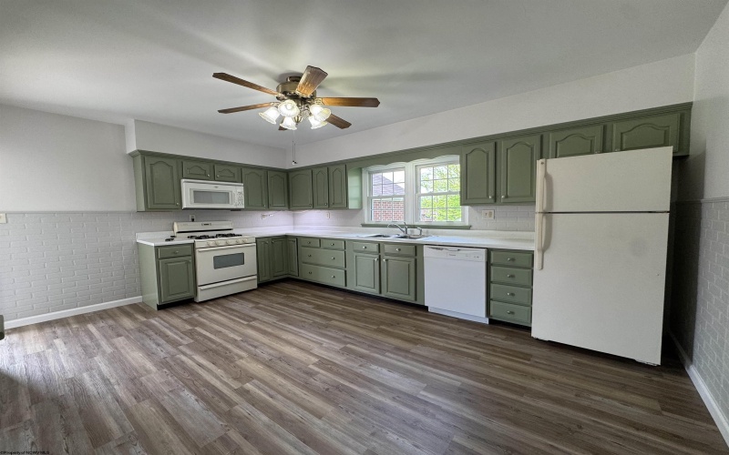 1100 17th Street, Clarksburg, West Virginia 26301, 3 Bedrooms Bedrooms, 5 Rooms Rooms,1 BathroomBathrooms,Single Family Detached,For Sale,17th,10159234