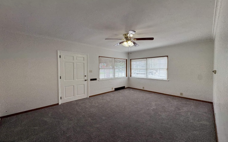 1100 17th Street, Clarksburg, West Virginia 26301, 3 Bedrooms Bedrooms, 5 Rooms Rooms,1 BathroomBathrooms,Single Family Detached,For Sale,17th,10159234