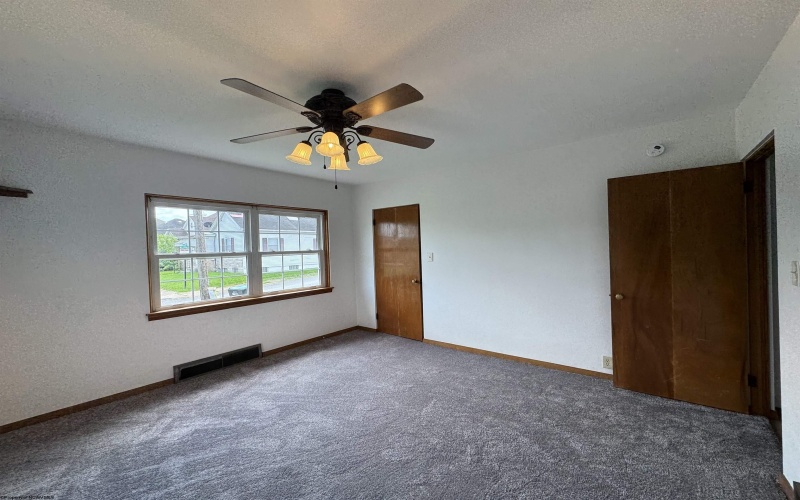 1100 17th Street, Clarksburg, West Virginia 26301, 3 Bedrooms Bedrooms, 5 Rooms Rooms,1 BathroomBathrooms,Single Family Detached,For Sale,17th,10159234