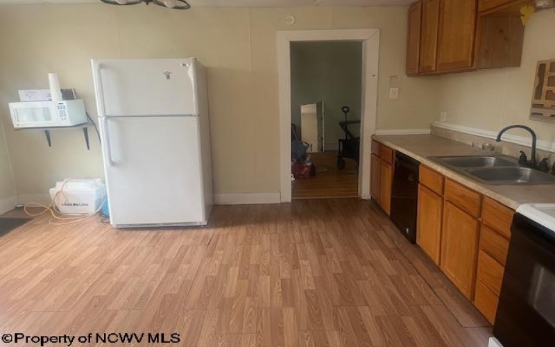 510 6th Street, Fairmont, West Virginia 26554, 2 Bedrooms Bedrooms, 8 Rooms Rooms,2 BathroomsBathrooms,Single Family Detached,For Sale,6th,10159239