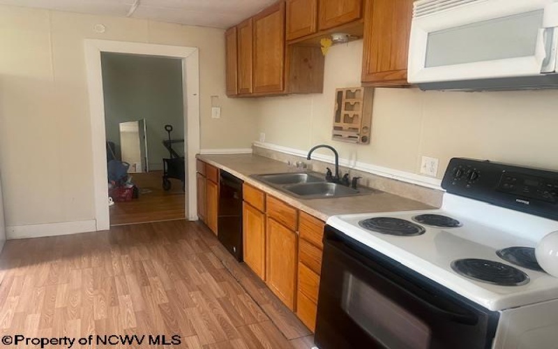 510 6th Street, Fairmont, West Virginia 26554, 2 Bedrooms Bedrooms, 8 Rooms Rooms,2 BathroomsBathrooms,Single Family Detached,For Sale,6th,10159239