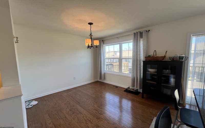 40 Barrington Court, Bridgeport, West Virginia 26330, 2 Bedrooms Bedrooms, 8 Rooms Rooms,2 BathroomsBathrooms,Single Family Attached,For Sale,Barrington,10159249