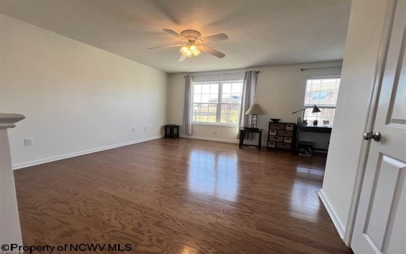 40 Barrington Court, Bridgeport, West Virginia 26330, 2 Bedrooms Bedrooms, 8 Rooms Rooms,2 BathroomsBathrooms,Single Family Attached,For Sale,Barrington,10159249