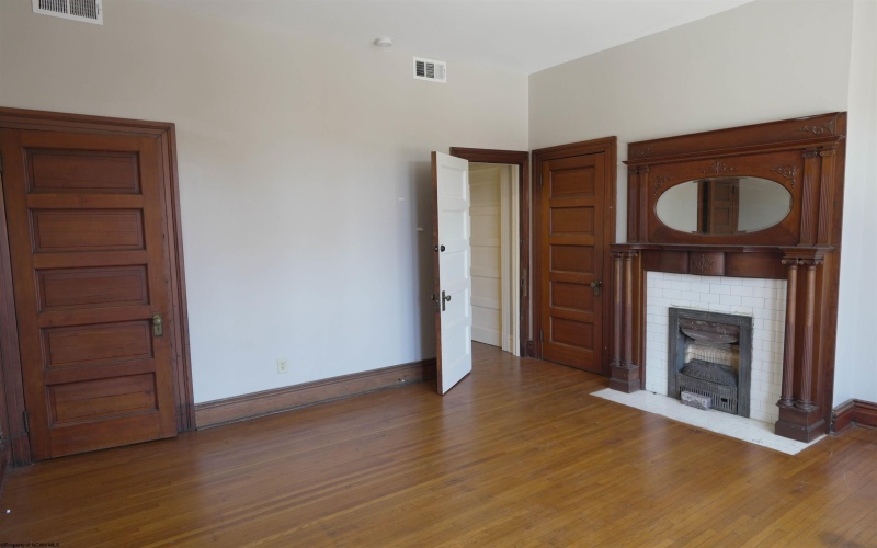 806 Main Street, Wheeling, West Virginia 26003, 5 Bedrooms Bedrooms, 14 Rooms Rooms,4 BathroomsBathrooms,Residential Rentals,For Rent,Main,10159248