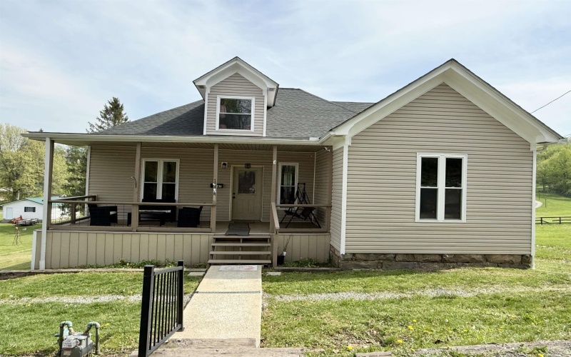 447 BLUEVILLE Drive, Grafton, West Virginia 26354, 4 Bedrooms Bedrooms, 8 Rooms Rooms,1 BathroomBathrooms,Single Family Detached,For Sale,BLUEVILLE,10159264