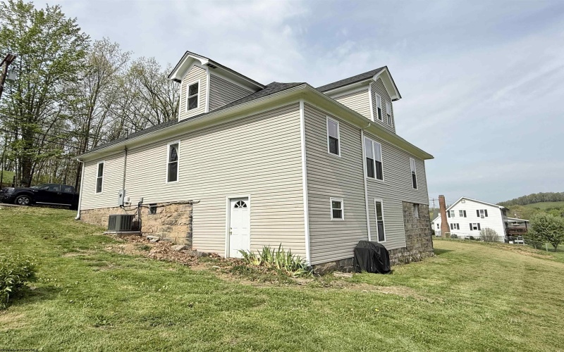 447 BLUEVILLE Drive, Grafton, West Virginia 26354, 4 Bedrooms Bedrooms, 8 Rooms Rooms,1 BathroomBathrooms,Single Family Detached,For Sale,BLUEVILLE,10159264