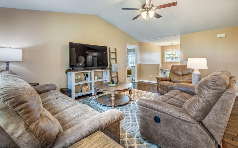 55 Friend Drive, Morgantown, West Virginia 26508, 3 Bedrooms Bedrooms, 7 Rooms Rooms,2 BathroomsBathrooms,Single Family Detached,For Sale,Friend,10159242
