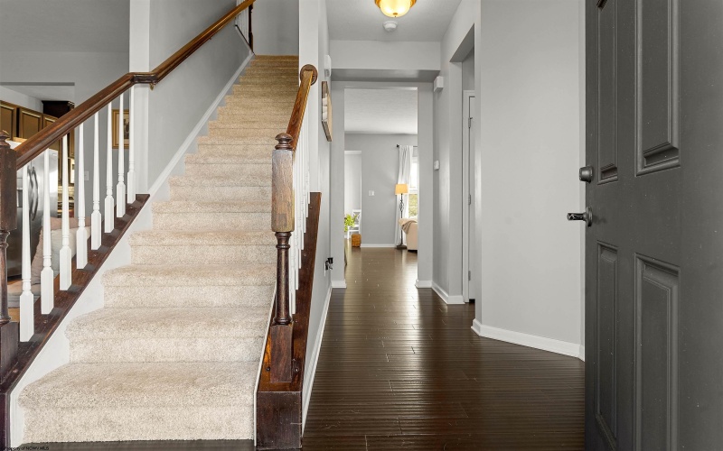 142 Summit Woods Drive, Morgantown, West Virginia 26508, 5 Bedrooms Bedrooms, 10 Rooms Rooms,3 BathroomsBathrooms,Single Family Detached,For Sale,Summit Woods,10159243