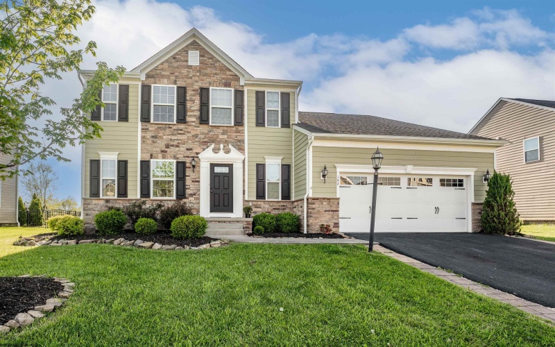 142 Summit Woods Drive, Morgantown, West Virginia 26508, 5 Bedrooms Bedrooms, 10 Rooms Rooms,3 BathroomsBathrooms,Single Family Detached,For Sale,Summit Woods,10159243