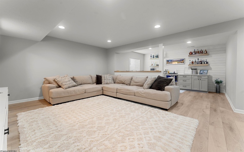142 Summit Woods Drive, Morgantown, West Virginia 26508, 5 Bedrooms Bedrooms, 10 Rooms Rooms,3 BathroomsBathrooms,Single Family Detached,For Sale,Summit Woods,10159243