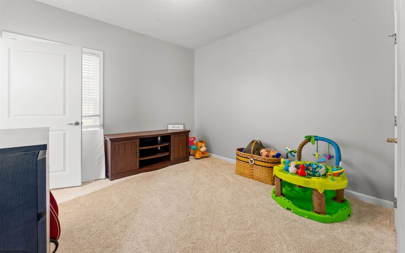 142 Summit Woods Drive, Morgantown, West Virginia 26508, 5 Bedrooms Bedrooms, 10 Rooms Rooms,3 BathroomsBathrooms,Single Family Detached,For Sale,Summit Woods,10159243