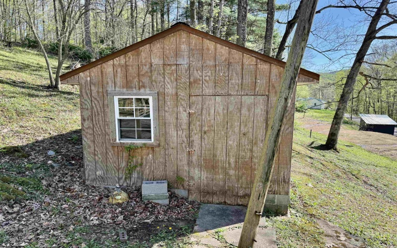 108 Toothman Run Road, Rivesville, West Virginia 26588, 4 Bedrooms Bedrooms, 6 Rooms Rooms,1 BathroomBathrooms,Single Family Detached,For Sale,Toothman Run,10159262
