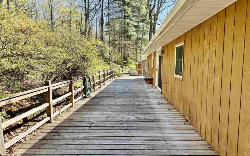108 Toothman Run Road, Rivesville, West Virginia 26588, 4 Bedrooms Bedrooms, 6 Rooms Rooms,1 BathroomBathrooms,Single Family Detached,For Sale,Toothman Run,10159262