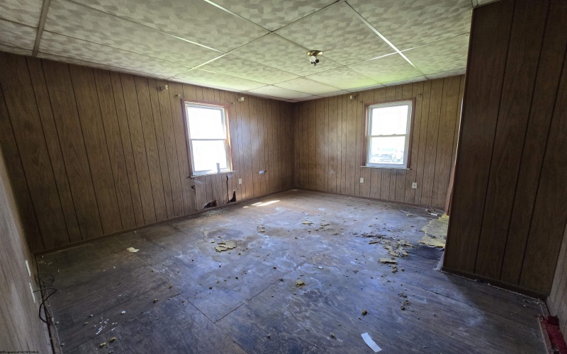 130 Hunsaker Street, Fairmont, West Virginia 26554, 3 Bedrooms Bedrooms, 6 Rooms Rooms,1 BathroomBathrooms,Single Family Detached,For Sale,Hunsaker,10159252