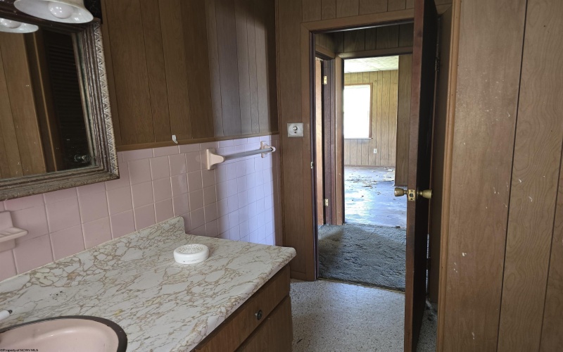 130 Hunsaker Street, Fairmont, West Virginia 26554, 3 Bedrooms Bedrooms, 6 Rooms Rooms,1 BathroomBathrooms,Single Family Detached,For Sale,Hunsaker,10159252