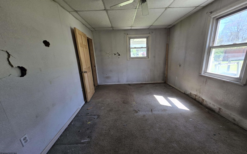 130 Hunsaker Street, Fairmont, West Virginia 26554, 3 Bedrooms Bedrooms, 6 Rooms Rooms,1 BathroomBathrooms,Single Family Detached,For Sale,Hunsaker,10159252