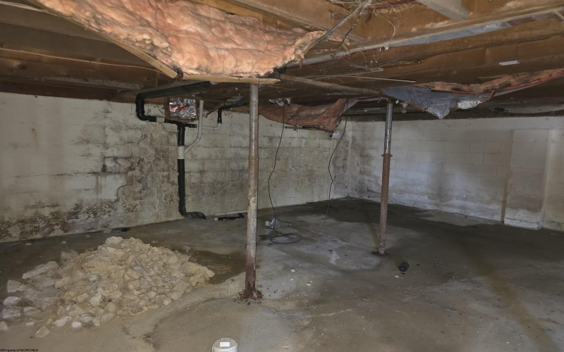 130 Hunsaker Street, Fairmont, West Virginia 26554, 3 Bedrooms Bedrooms, 6 Rooms Rooms,1 BathroomBathrooms,Single Family Detached,For Sale,Hunsaker,10159252