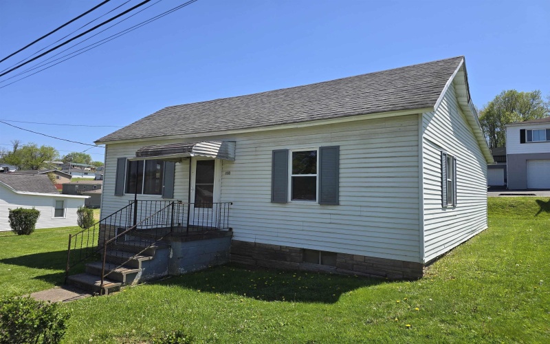 130 Hunsaker Street, Fairmont, West Virginia 26554, 3 Bedrooms Bedrooms, 6 Rooms Rooms,1 BathroomBathrooms,Single Family Detached,For Sale,Hunsaker,10159252