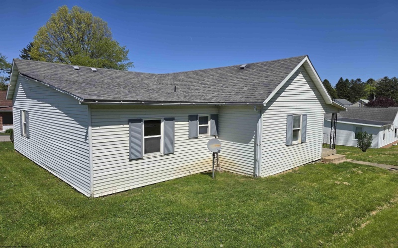 130 Hunsaker Street, Fairmont, West Virginia 26554, 3 Bedrooms Bedrooms, 6 Rooms Rooms,1 BathroomBathrooms,Single Family Detached,For Sale,Hunsaker,10159252