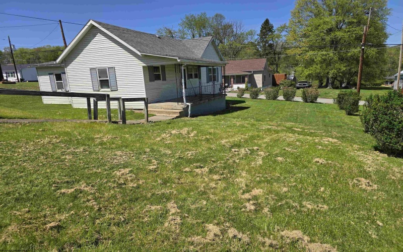 130 Hunsaker Street, Fairmont, West Virginia 26554, 3 Bedrooms Bedrooms, 6 Rooms Rooms,1 BathroomBathrooms,Single Family Detached,For Sale,Hunsaker,10159252
