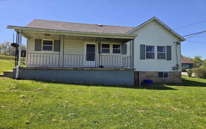130 Hunsaker Street, Fairmont, West Virginia 26554, 3 Bedrooms Bedrooms, 6 Rooms Rooms,1 BathroomBathrooms,Single Family Detached,For Sale,Hunsaker,10159252