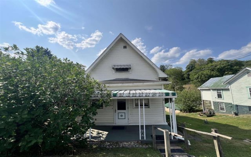 46 Grand Avenue, West Union, West Virginia 26456-8509, 3 Bedrooms Bedrooms, 10 Rooms Rooms,1 BathroomBathrooms,Single Family Detached,For Sale,Grand,10159259