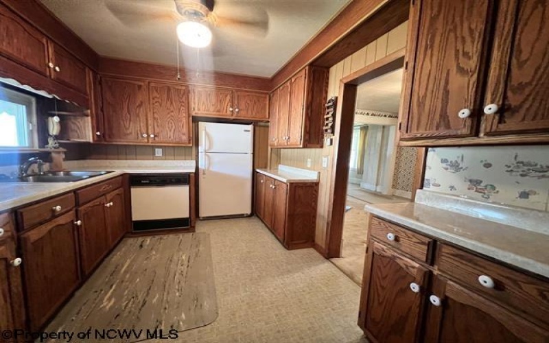 46 Grand Avenue, West Union, West Virginia 26456-8509, 3 Bedrooms Bedrooms, 10 Rooms Rooms,1 BathroomBathrooms,Single Family Detached,For Sale,Grand,10159259
