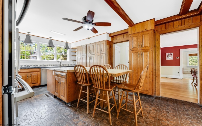 601 Grand Street, Morgantown, West Virginia 26501, 5 Bedrooms Bedrooms, 9 Rooms Rooms,3 BathroomsBathrooms,Single Family Detached,For Sale,Grand,10159250