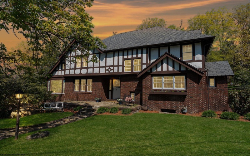 601 Grand Street, Morgantown, West Virginia 26501, 5 Bedrooms Bedrooms, 9 Rooms Rooms,3 BathroomsBathrooms,Single Family Detached,For Sale,Grand,10159250
