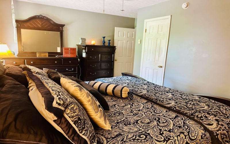 5 Buxton Lane, Morgantown, West Virginia 26508, 4 Bedrooms Bedrooms, 7 Rooms Rooms,2 BathroomsBathrooms,Single Family Detached,For Sale,Buxton,10159255
