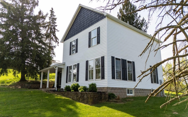674 Pleasant Hill Road, Morgantown, West Virginia 26508, 4 Bedrooms Bedrooms, 8 Rooms Rooms,2 BathroomsBathrooms,Single Family Detached,For Sale,Pleasant Hill,10159257