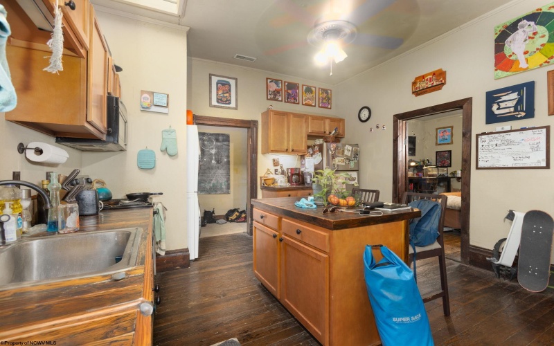 212 East Avenue, Thomas, West Virginia 26292, ,Commercial/industrial,For Sale,East,10159273
