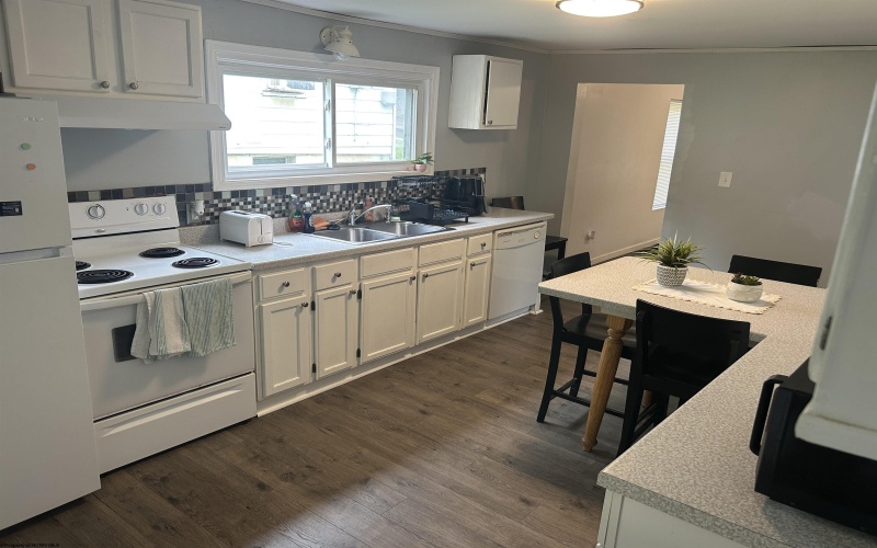 601 Protzman Street, Morgantown, West Virginia 26505, 3 Bedrooms Bedrooms, 6 Rooms Rooms,2 BathroomsBathrooms,Single Family Detached,For Sale,Protzman,10159296