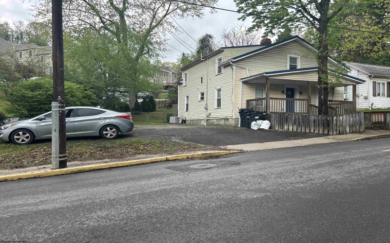 601 Protzman Street, Morgantown, West Virginia 26505, 3 Bedrooms Bedrooms, 6 Rooms Rooms,2 BathroomsBathrooms,Single Family Detached,For Sale,Protzman,10159296