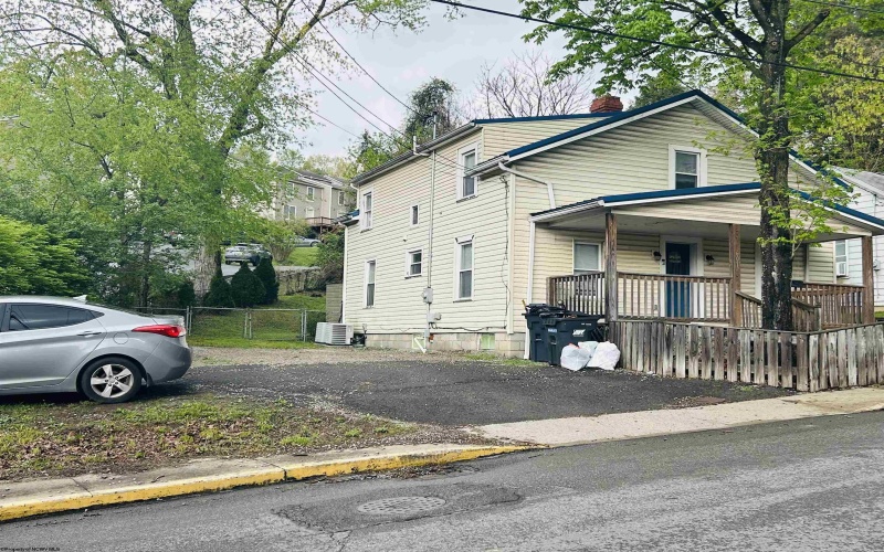 601 Protzman Street, Morgantown, West Virginia 26505, 3 Bedrooms Bedrooms, 6 Rooms Rooms,2 BathroomsBathrooms,Single Family Detached,For Sale,Protzman,10159296
