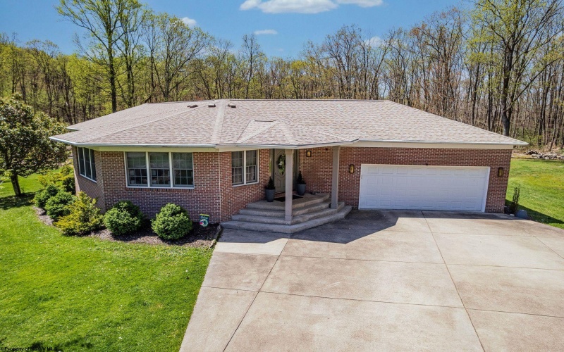 1040 Laurel Wood Drive, Morgantown, West Virginia 26508, 3 Bedrooms Bedrooms, 7 Rooms Rooms,2 BathroomsBathrooms,Single Family Detached,For Sale,Laurel Wood,10159295