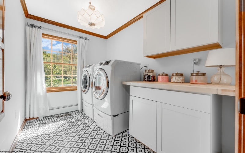 1040 Laurel Wood Drive, Morgantown, West Virginia 26508, 3 Bedrooms Bedrooms, 7 Rooms Rooms,2 BathroomsBathrooms,Single Family Detached,For Sale,Laurel Wood,10159295