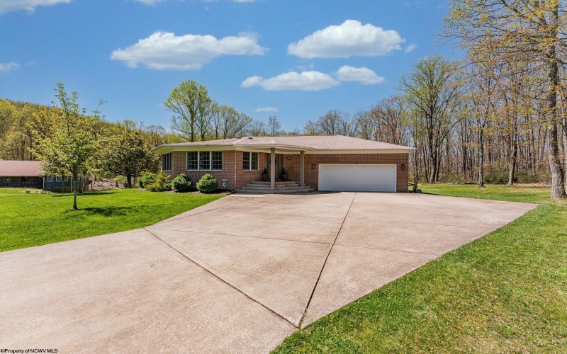 1040 Laurel Wood Drive, Morgantown, West Virginia 26508, 3 Bedrooms Bedrooms, 7 Rooms Rooms,2 BathroomsBathrooms,Single Family Detached,For Sale,Laurel Wood,10159295