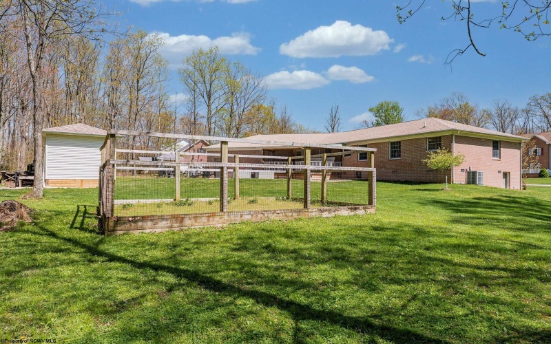 1040 Laurel Wood Drive, Morgantown, West Virginia 26508, 3 Bedrooms Bedrooms, 7 Rooms Rooms,2 BathroomsBathrooms,Single Family Detached,For Sale,Laurel Wood,10159295