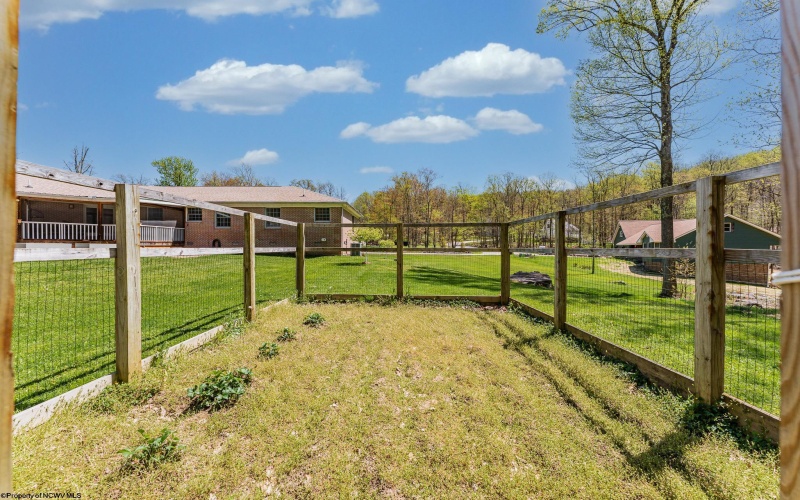 1040 Laurel Wood Drive, Morgantown, West Virginia 26508, 3 Bedrooms Bedrooms, 7 Rooms Rooms,2 BathroomsBathrooms,Single Family Detached,For Sale,Laurel Wood,10159295